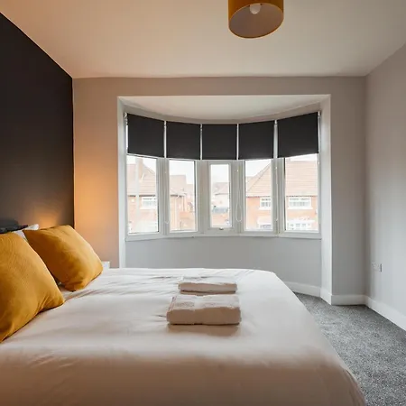 Humber House By Horizon Holiday home Thornaby on Tees