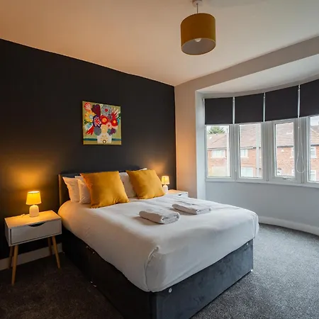 Humber House By Horizon Holiday home Thornaby on Tees