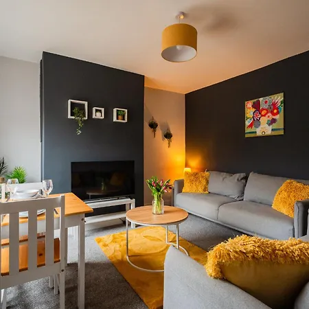 Humber House By Horizon Holiday home Thornaby on Tees