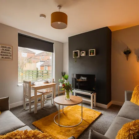 Humber House By Horizon Holiday home Thornaby on Tees